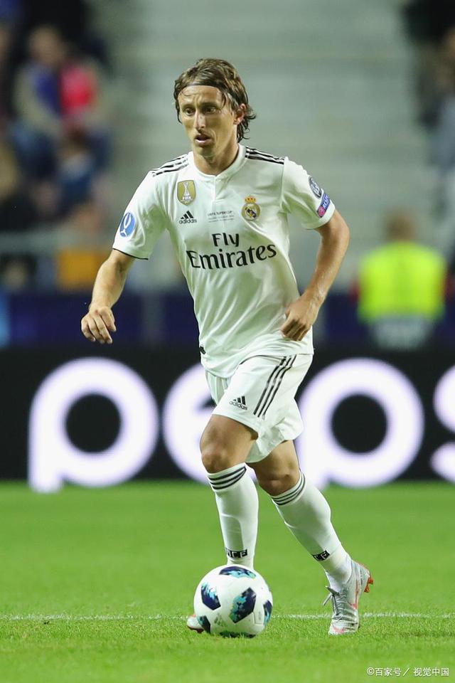 陈伟志熬过手眼膝伤 球员生涯谢幕感性谢天上父亲