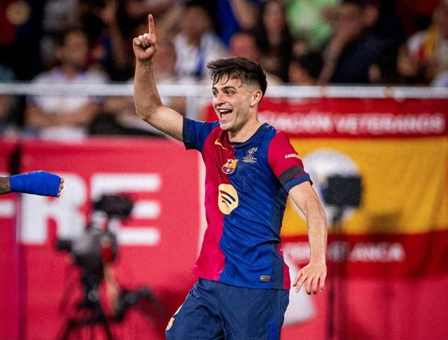 全国春季游泳锦标赛：张展硕收获第三金